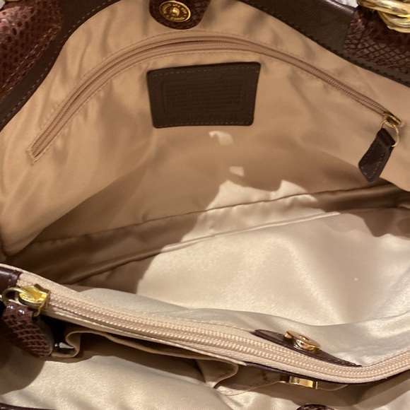 Coach satchel in smooth grain leather with snake pattern details - Picture 2 of 8